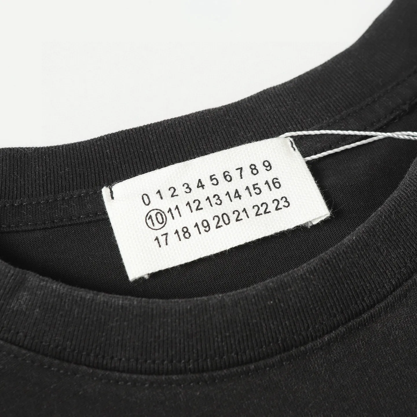 mm 6/ 25ss 6 T logo ， Retro Same Style t 280 Versatile ： ，White Size：xs-l